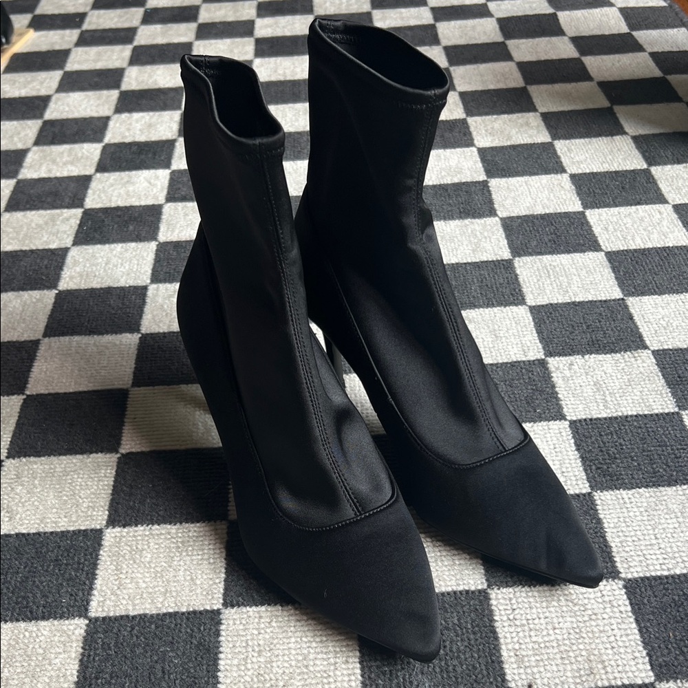 Nine West black toe sock boots stiletto heel stretch‎ ankle booties sz 8 NWOT